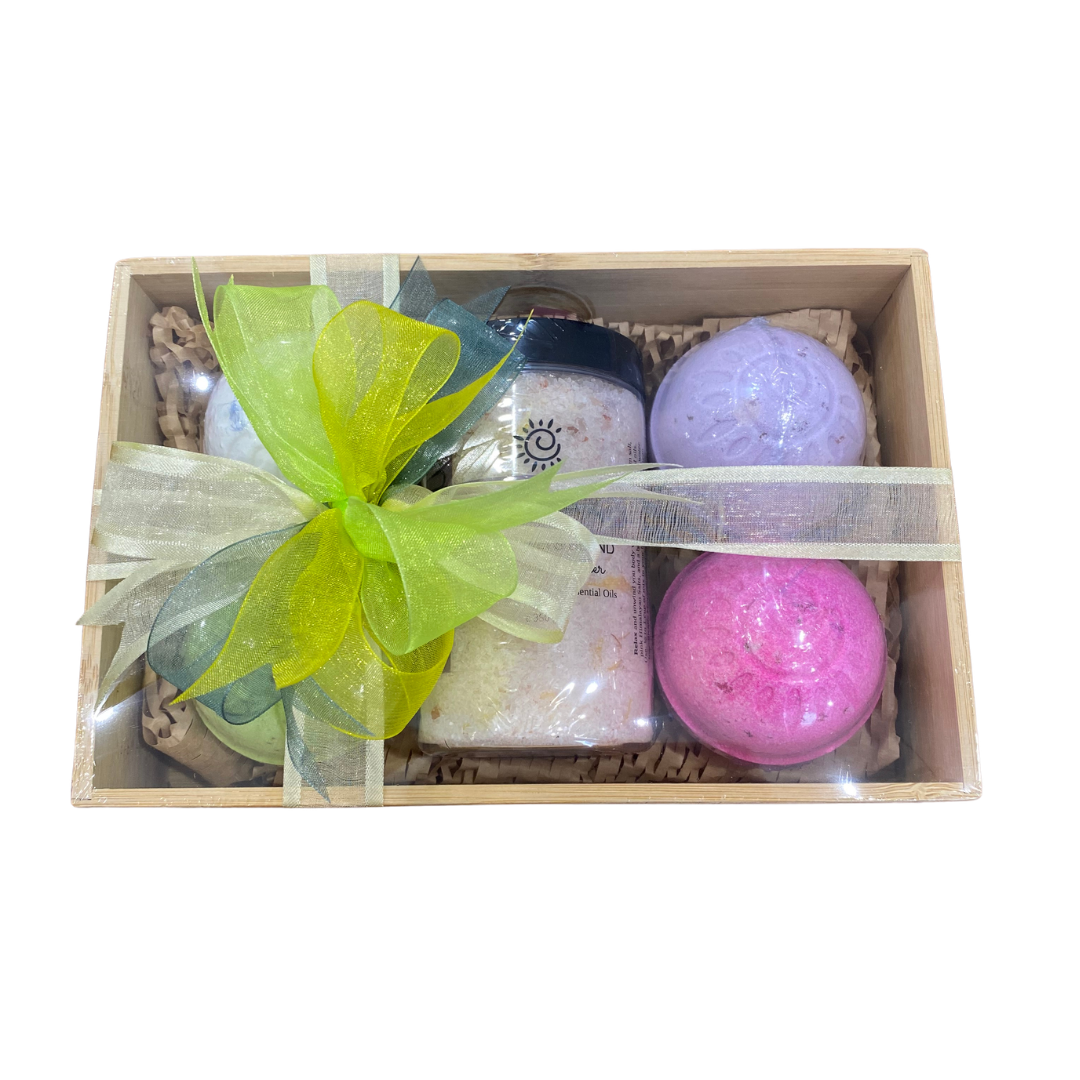 Deluxe Bath Salt & Aromatherapy Bath Bomb Gift Box