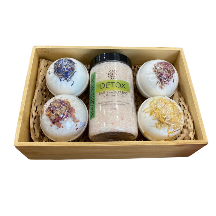 Deluxe Bath Salt & Botanical Bath Bomb Gift Box
